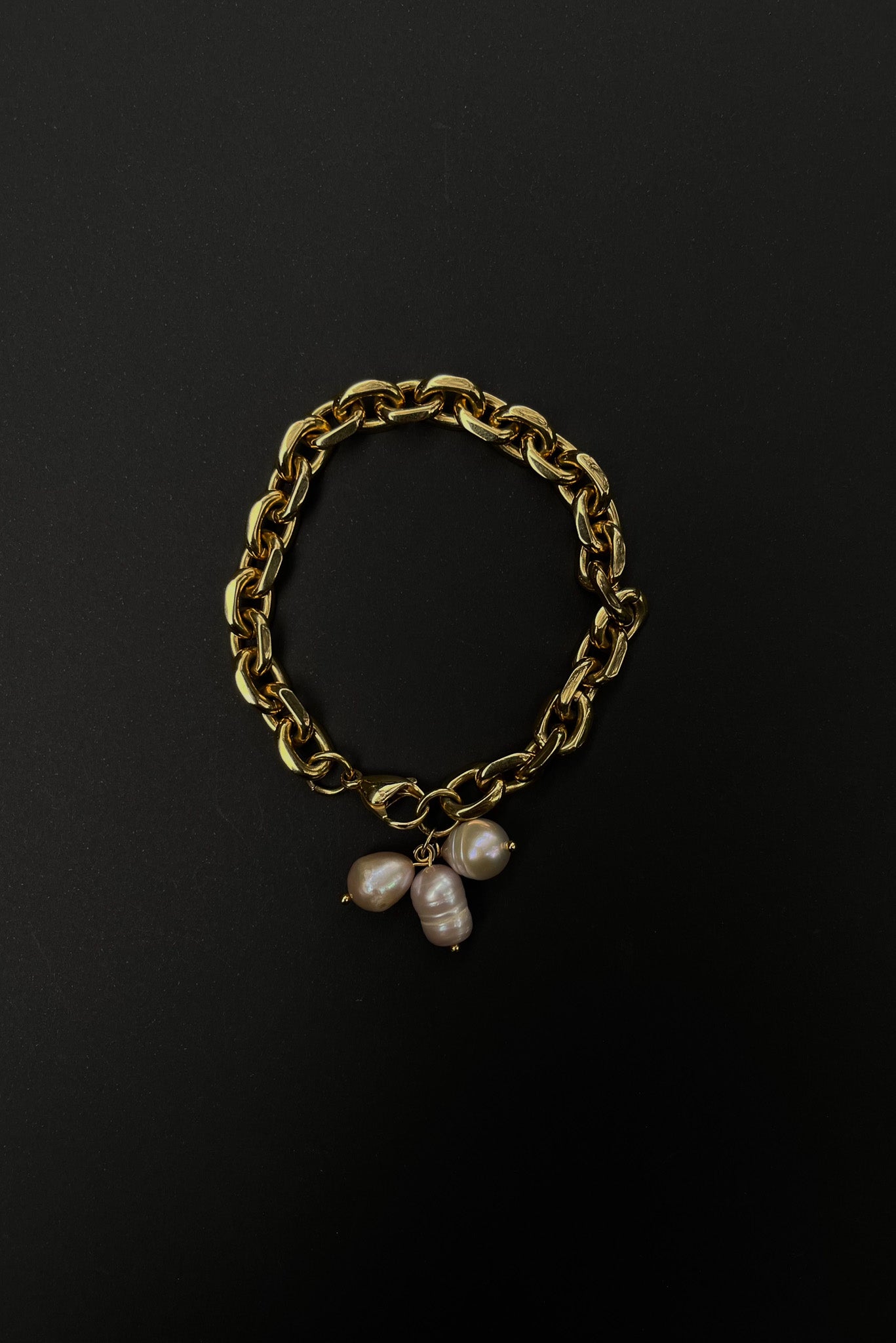 ANELISE Gold Chain Bracelet with Pearls