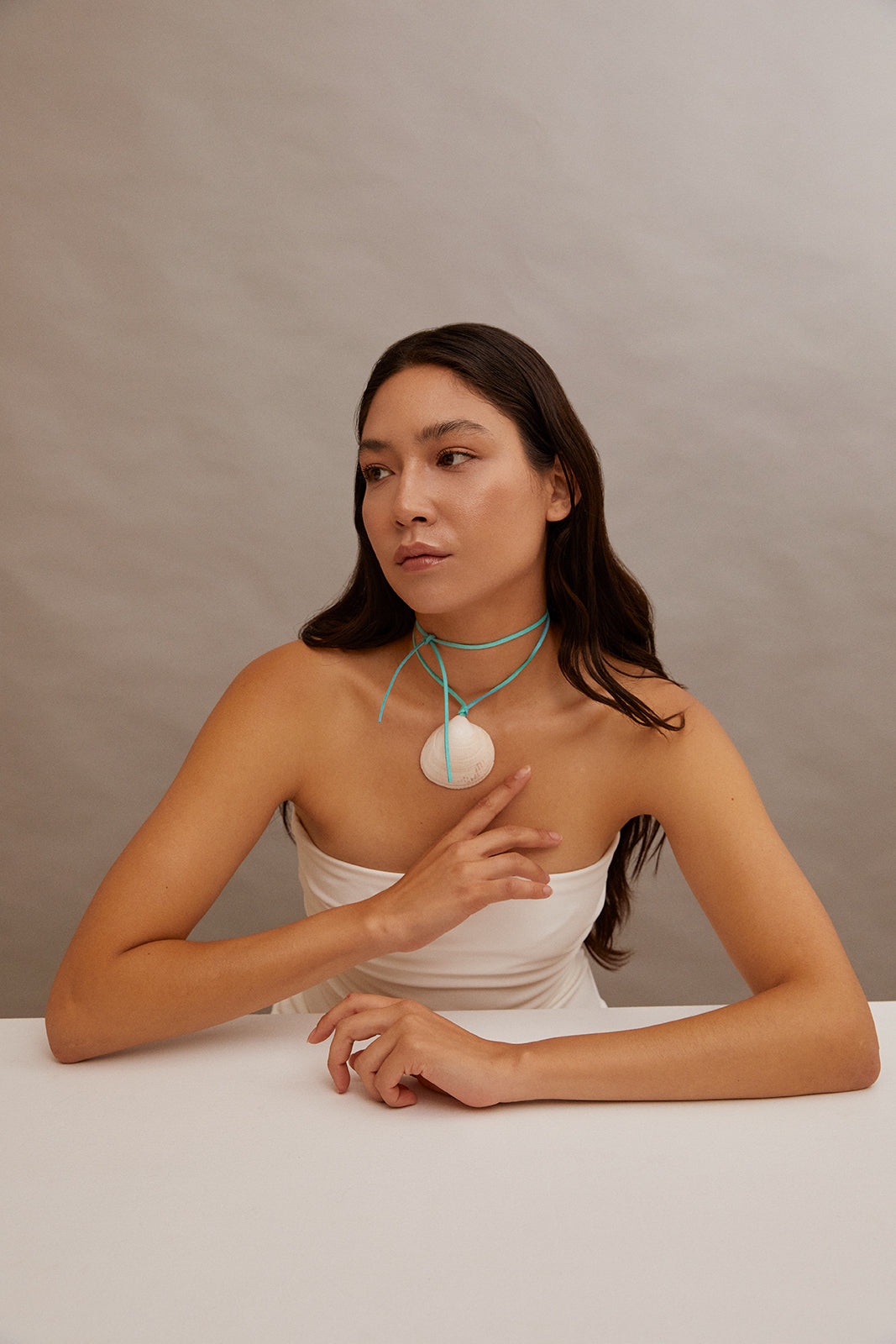 EQUATOR Big Shell Leather Necklace