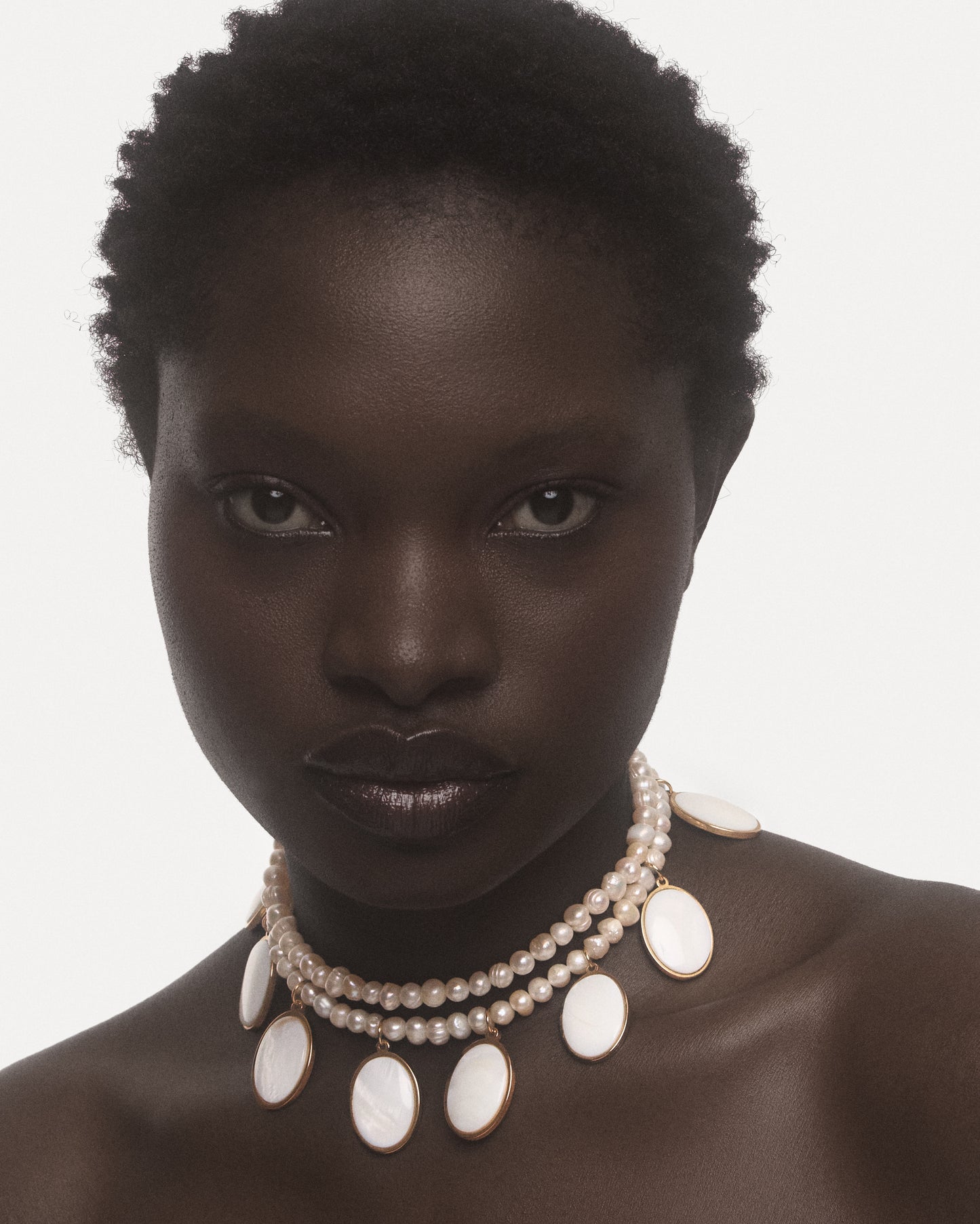 ANTONELLA Mother of Pearl Pendants Choker