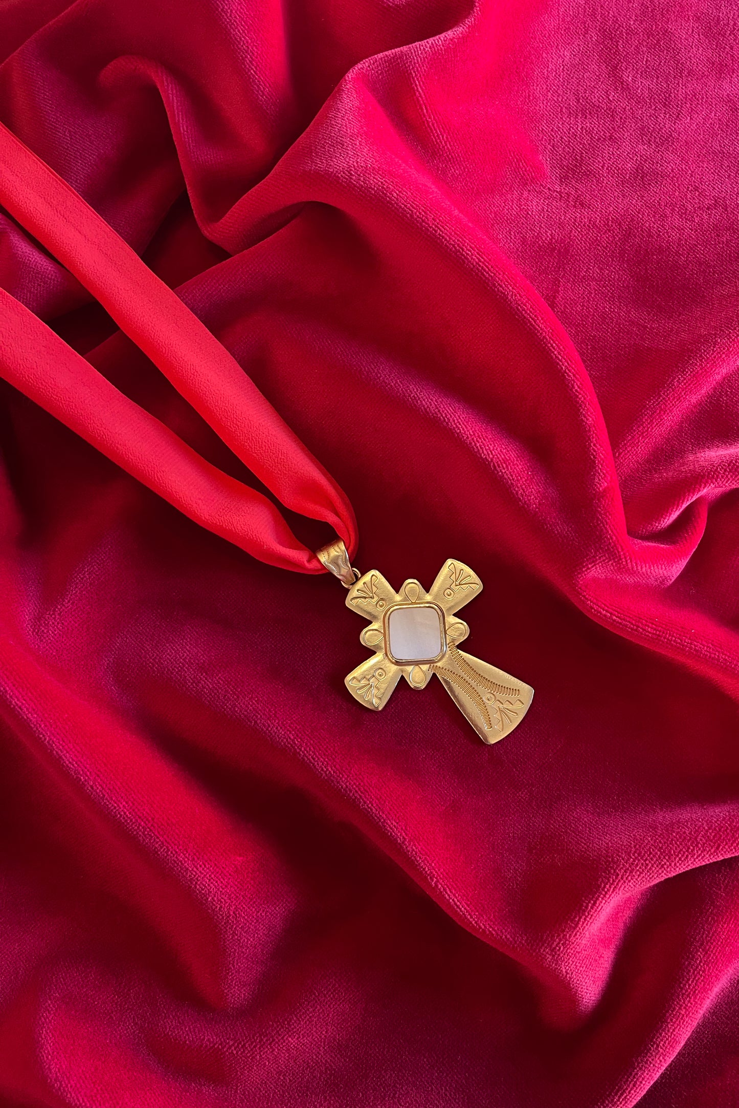 CHLOE GOLD CROSS FABRIC NECKLACE