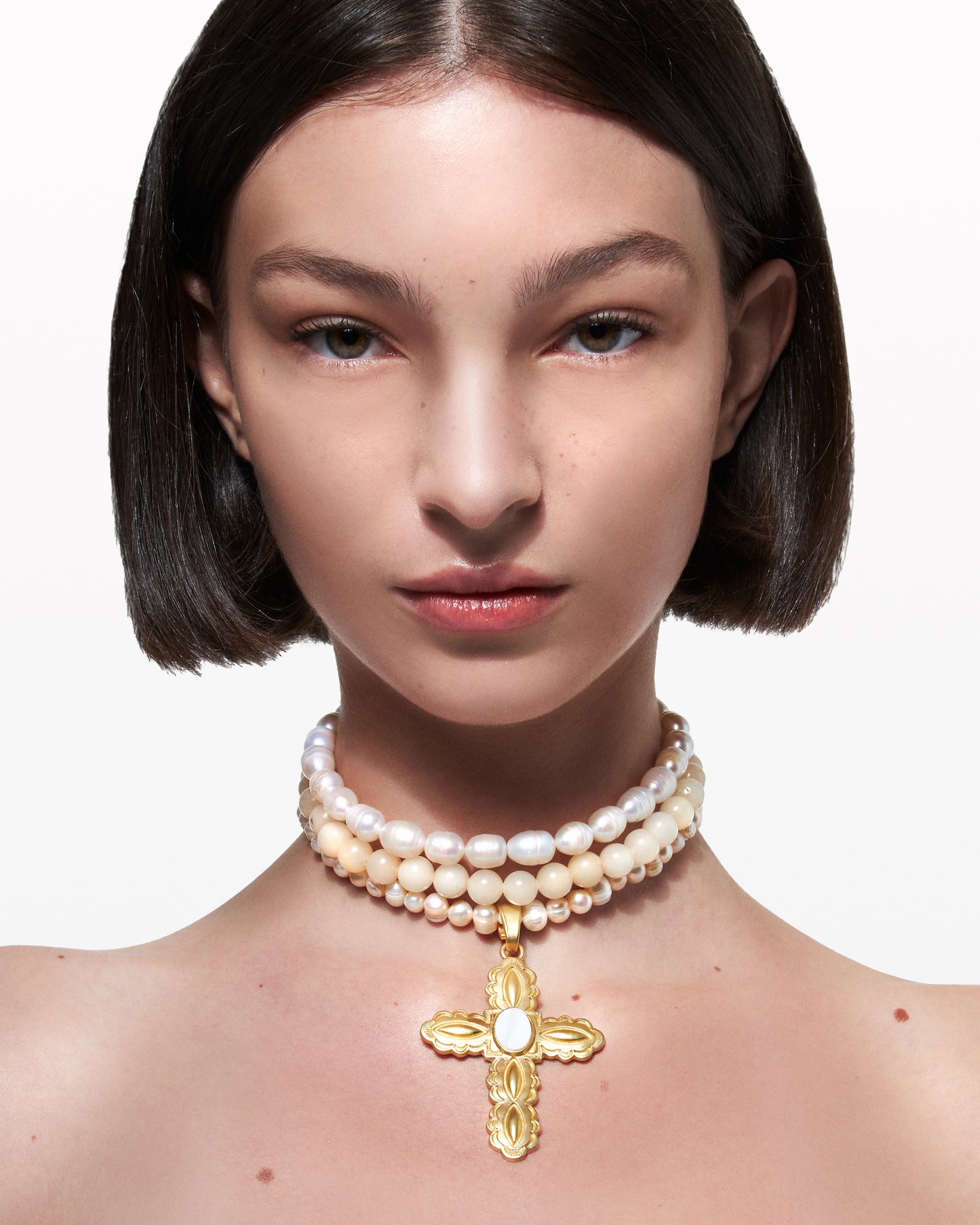 THE NEW ECRU TONES GOLD CROSS PENDANT CHOKER