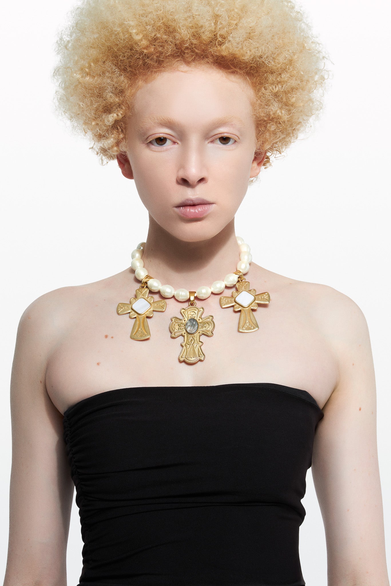 MACARENA MOTHER OF PEARL GOLD CROSSES NECKLACE