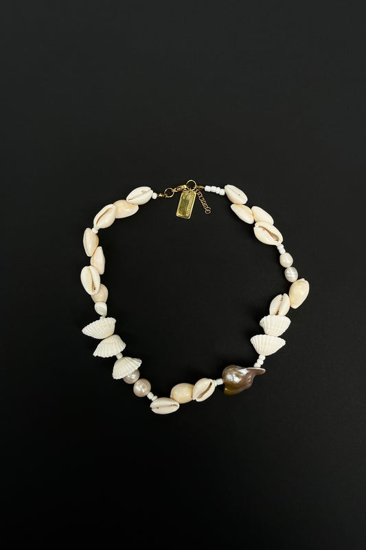 STATEMENT SHELL with Pearls Necklace