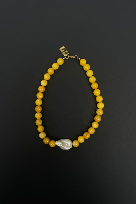 YELLOW WAVE with Big Pearl Necklace