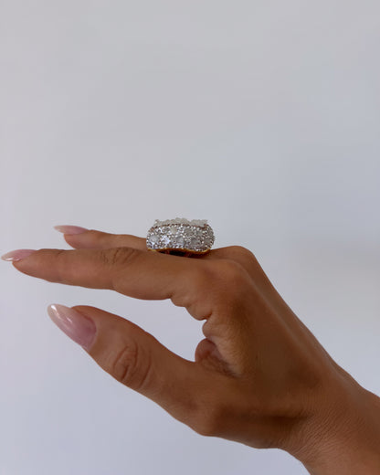 NO COMMENT Ring