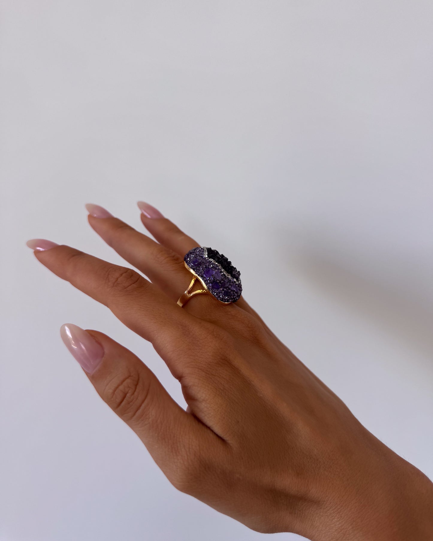 KEEP LOOKING Ring