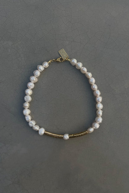 ALMUDENA Pearls with Gold Tubes Necklace