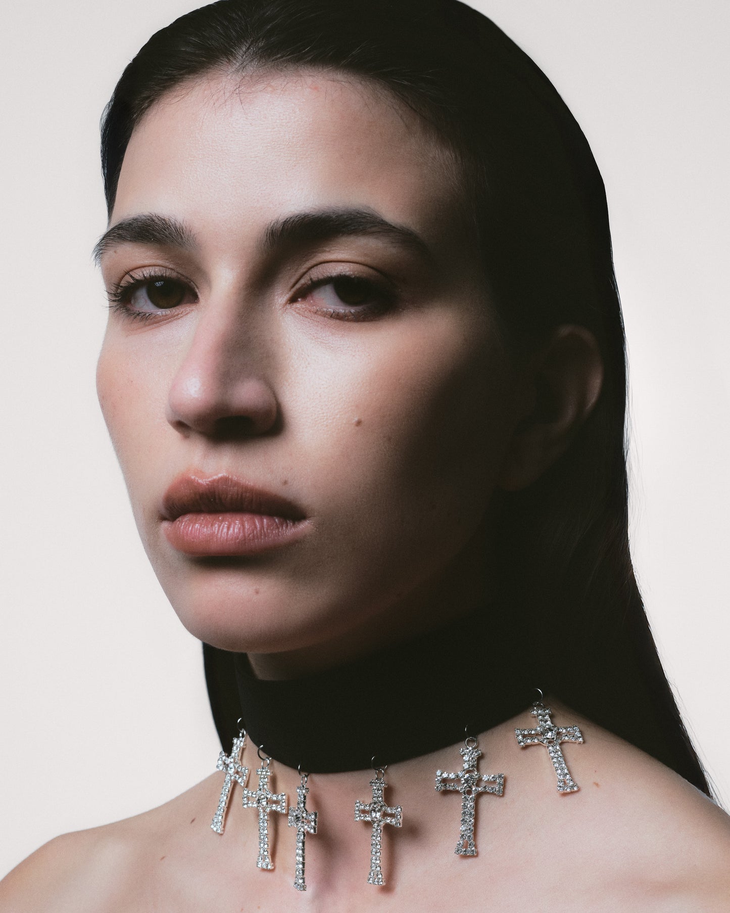 CROSS SWAY Velvet Choker
