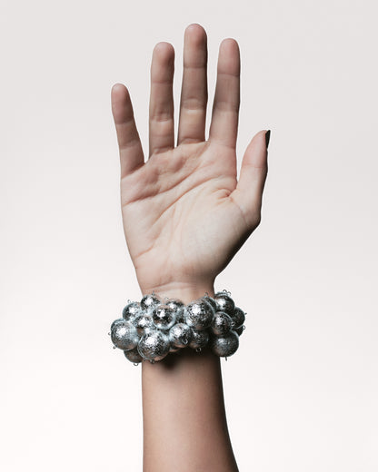 LUNVARE Silver Pearls Bracelet
