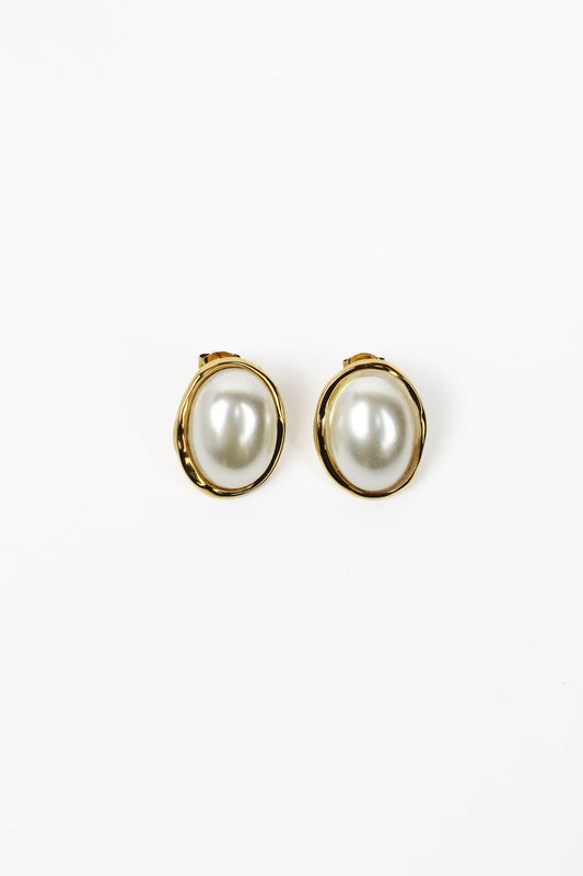 VINTAGE Oval Pearls Earrings